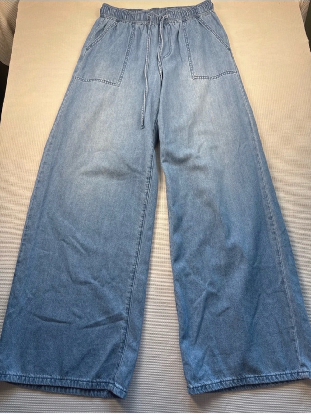 Wide-Leg Drawstring Jeans in Light Blue